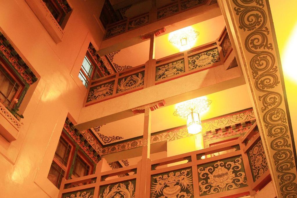 Tashitakge Hotel Лхаса Экстерьер фото
